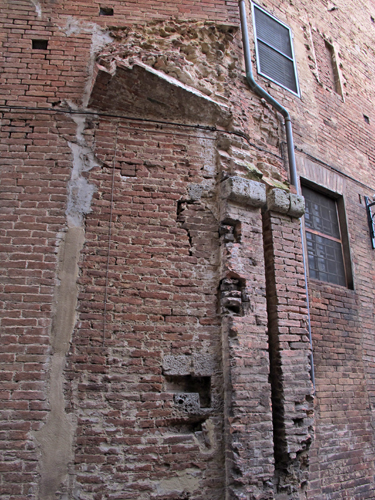 Resti di Porta Peruzzini